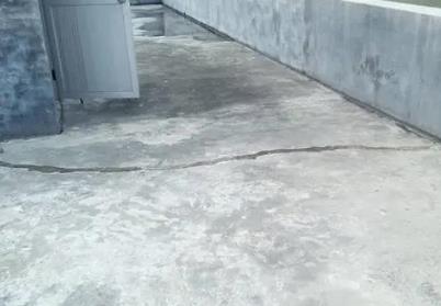 桑植楼顶漏水维修公司分享下如何解决卫生间隐蔽部位漏水的问题?